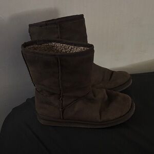 Brown Shearling-Lined Boots